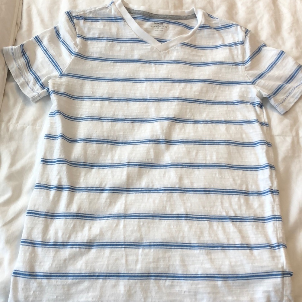 Old Navy t-shirt